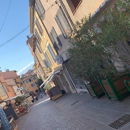 Appartement Centre Ville St Maxime, Plage A Pied Сен Максим Екстериор снимка